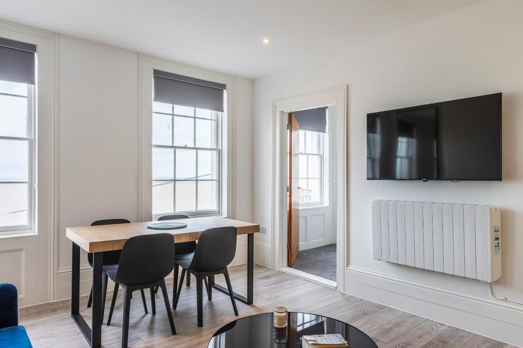 Seaside Serenity: Stylish Sea View Apartments In Herne Bay Buitenkant foto