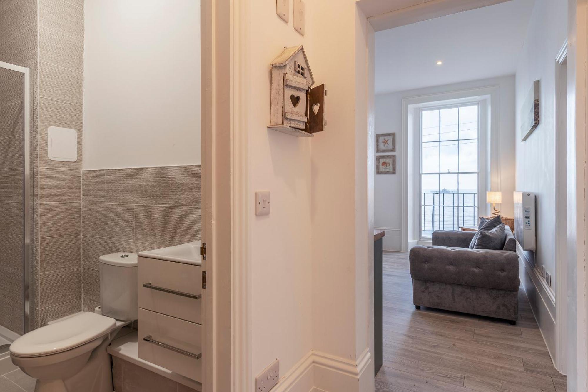 Seaside Serenity: Stylish Sea View Apartments In Herne Bay Buitenkant foto